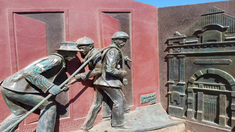 Monument to slaves - Sao Vicente